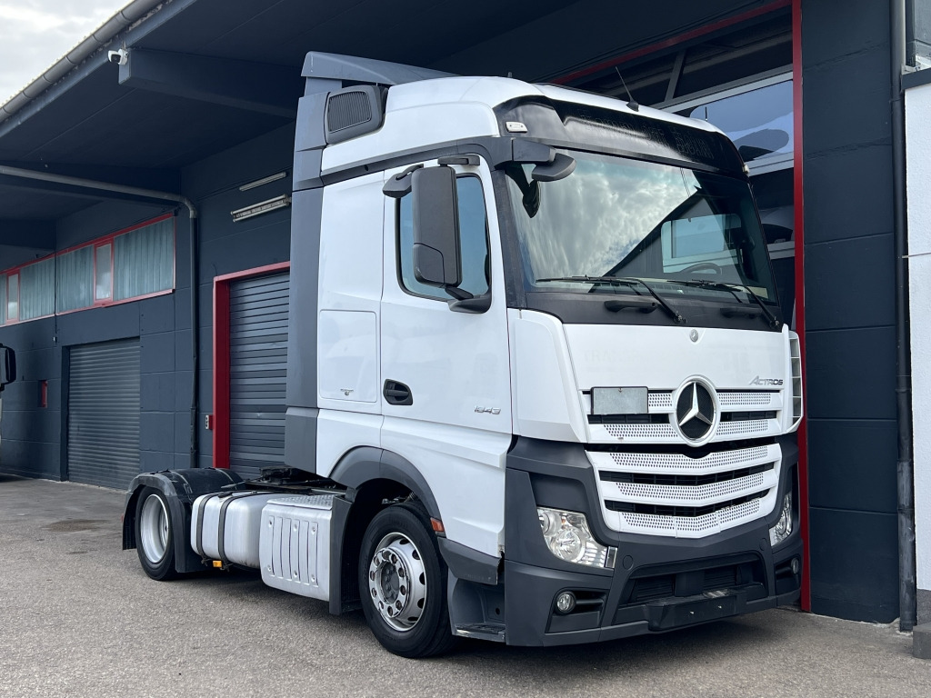 Mercedes-Benz Actros 1843 Euro6 Klimaanlage 2xTank Motorbremse - شاحنة جرار: صور 1 Mercedes-Benz Actros 1843 Euro6 Klimaanlage 2xTank Motorbremse - شاحنة جرار: صور 1