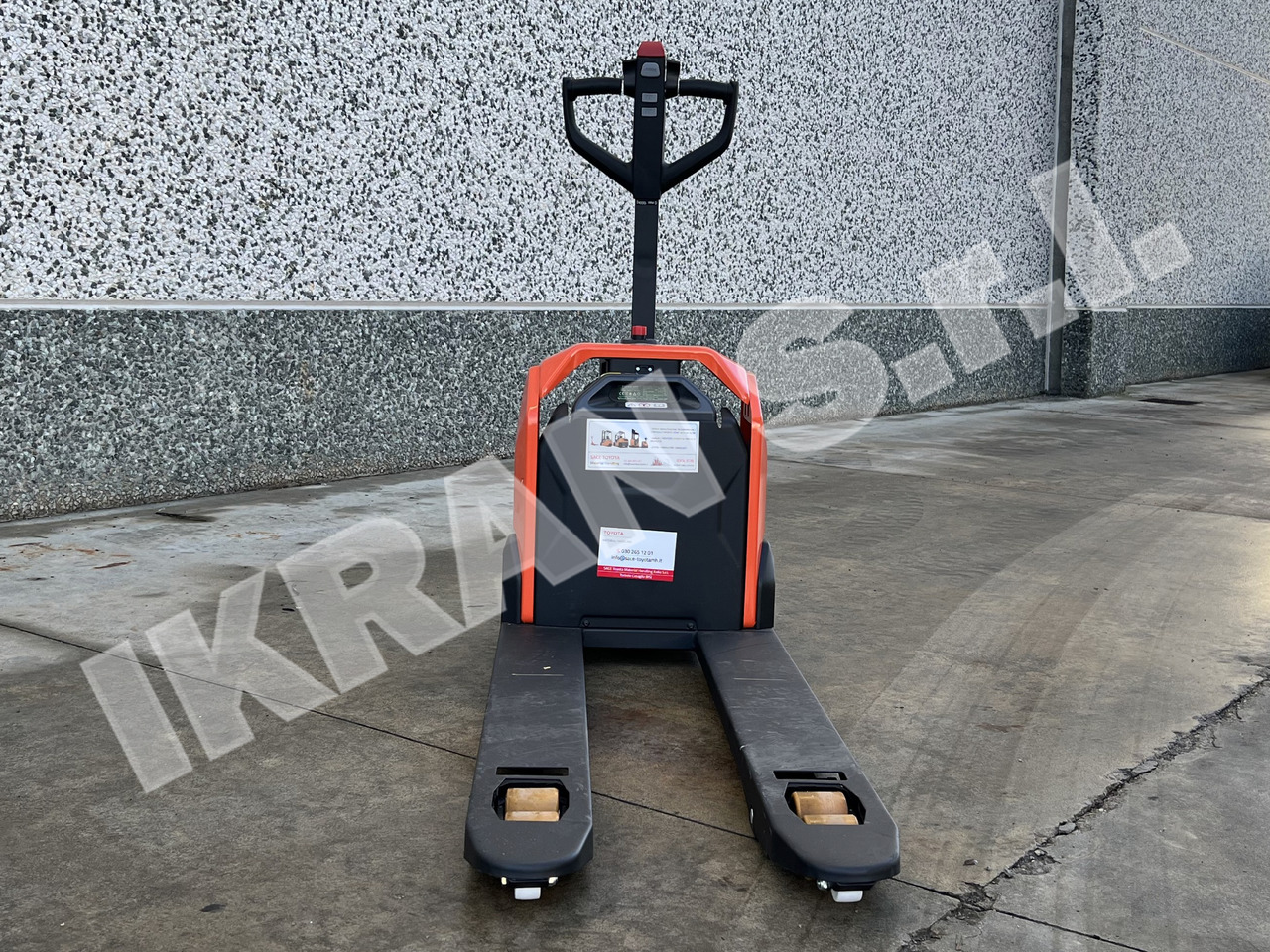 Toyota BT Tyro LHE130 - معدات الرفع منخفض المستوى: صور 3 Toyota BT Tyro LHE130 - معدات الرفع منخفض المستوى: صور 3