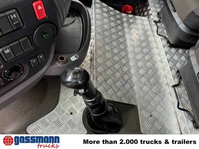 DAF XF 410 FA 4x2, Fahrschule, 2x AHK, 6 Sitze - شاحنات مسطحة: صور 5 DAF XF 410 FA 4x2, Fahrschule, 2x AHK, 6 Sitze - شاحنات مسطحة: صور 5