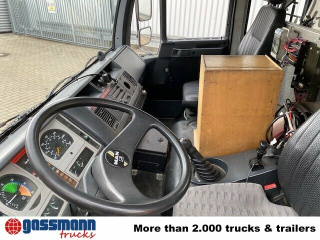 MAN 10.224 LC 4x2 BB Doka, TLF16/12, 6-Zylinder - المطافئ: صور 4 MAN 10.224 LC 4x2 BB Doka, TLF16/12, 6-Zylinder - المطافئ: صور 4