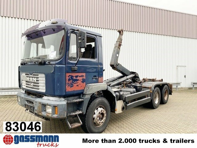 MAN T40 26.364/414 6x4, 6-Zylinder - شاحنة ذات الخطاف: صور 1 MAN T40 26.364/414 6x4, 6-Zylinder - شاحنة ذات الخطاف: صور 1