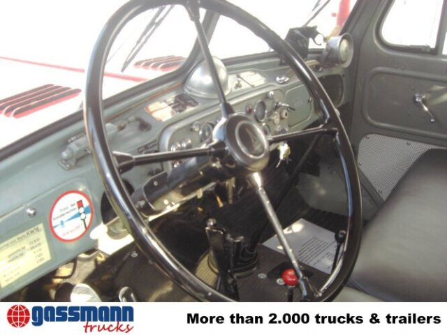 Magirus Deutz MAGIRUS URANUS 250D22 KW 16 Feuerwehr Kranwagen - المطافئ, شاحنة كرين: صور 2 Magirus Deutz MAGIRUS URANUS 250D22 KW 16 Feuerwehr Kranwagen - المطافئ, شاحنة كرين: صور 2