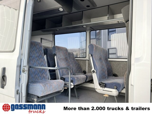 Mercedes-Benz 711 D-KA 4x2, Standklima, 11-Sitze, 2 x on stock - صغيرة, ميكروباص: صور 4 Mercedes-Benz 711 D-KA 4x2, Standklima, 11-Sitze, 2 x on stock - صغيرة, ميكروباص: صور 4