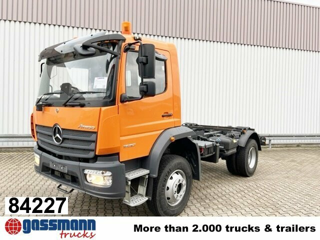 Mercedes-Benz Atego 1630 AK 4x4, 2x Nebenantrieb, Rechtslenker - شاحنة ذات الخطاف: صور 1 Mercedes-Benz Atego 1630 AK 4x4, 2x Nebenantrieb, Rechtslenker - شاحنة ذات الخطاف: صور 1