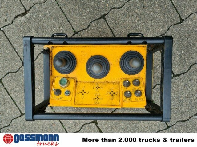 Mercedes-Benz Axor 1828 AK 4x4, Winterdienstausstattung, Kran - قلابات, شاحنة كرين: صور 2 Mercedes-Benz Axor 1828 AK 4x4, Winterdienstausstattung, Kran - قلابات, شاحنة كرين: صور 2