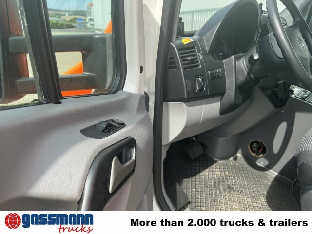 Mercedes-Benz Sprinter 516 CDI 4x2, Rettungswagen, Bi-Xenon - فان: صور 4 Mercedes-Benz Sprinter 516 CDI 4x2, Rettungswagen, Bi-Xenon - فان: صور 4
