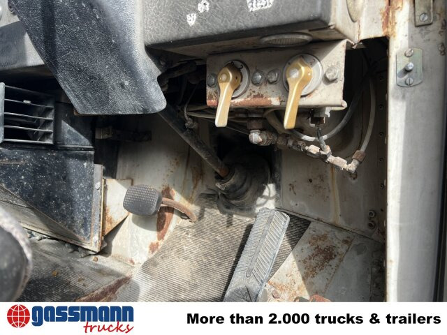 Saurer V5 4x2 - شاحنات مسطحة: صور 3 Saurer V5 4x2 - شاحنات مسطحة: صور 3