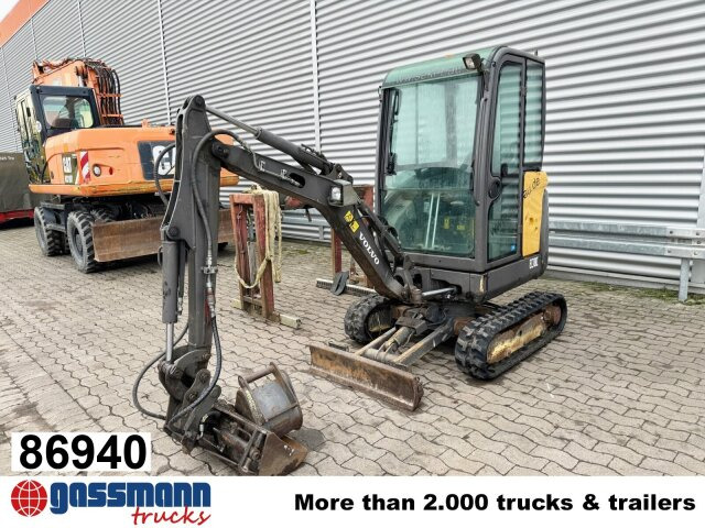 Volvo EC18C Minibagger, Schnellwechsler, Langer Stiel - آلات البناء: صور 1 Volvo EC18C Minibagger, Schnellwechsler, Langer Stiel - آلات البناء: صور 1