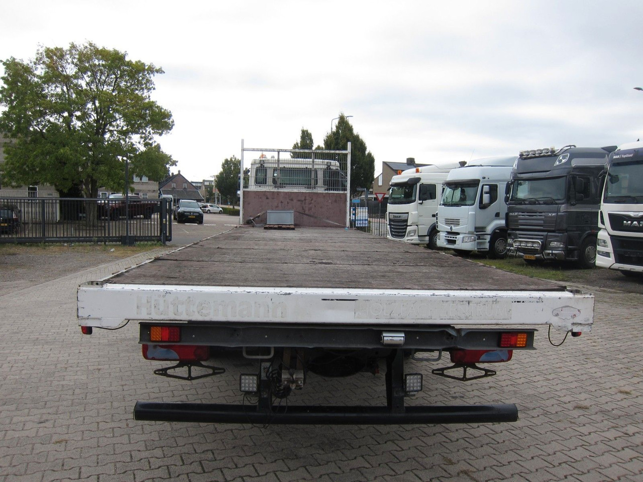 MAN TGM 26 340 6X2*4 BL Plateau Manual - شاحنات مسطحة: صور 4 MAN TGM 26 340 6X2*4 BL Plateau Manual - شاحنات مسطحة: صور 4