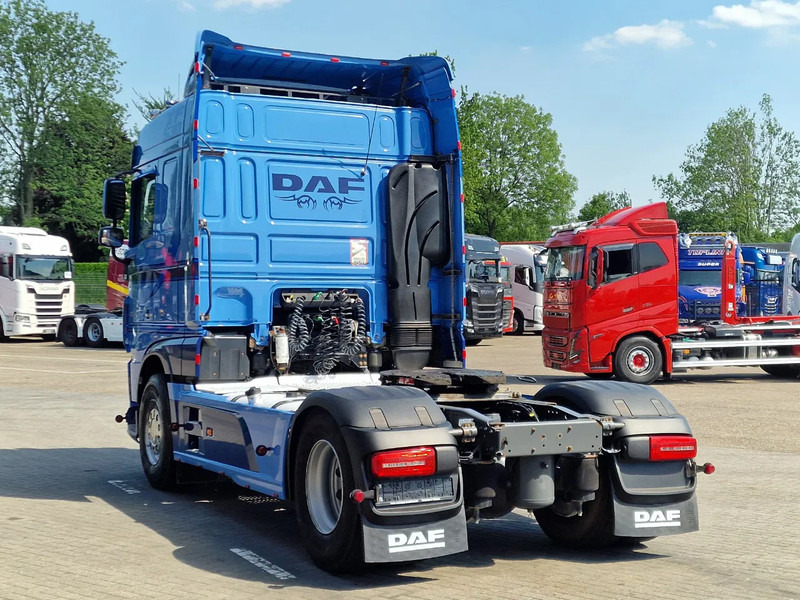 DAF XF 530 SpaceCab 4x2 - Night clima - Full spoiler - PTO Prep - Light bar - شاحنة جرار: صور 5 DAF XF 530 SpaceCab 4x2 - Night clima - Full spoiler - PTO Prep - Light bar - شاحنة جرار: صور 5