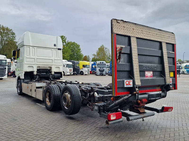 DAF XF 530 SuperSpaceCab 6x2*4 - Chassis 740 cm - Loadlift - Steering axle - Leather - - الشاسيه شاحنة: صور 5 DAF XF 530 SuperSpaceCab 6x2*4 - Chassis 740 cm - Loadlift - Steering axle - Leather - - الشاسيه شاحنة: صور 5