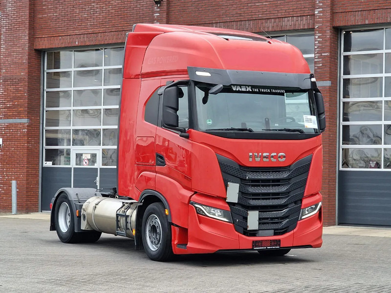 Iveco S-WAY 460 LNG - 4x2 - Retarder - 2x tank - شاحنة جرار: صور 1 Iveco S-WAY 460 LNG - 4x2 - Retarder - 2x tank - شاحنة جرار: صور 1