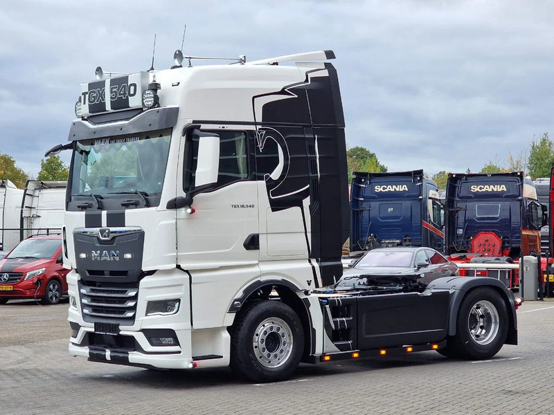 MAN TGX 18.540 GX - New - Retarder - Night clima - Alcoa - Show truck - Lightbar - - شاحنة جرار: صور 3 MAN TGX 18.540 GX - New - Retarder - Night clima - Alcoa - Show truck - Lightbar - - شاحنة جرار: صور 3