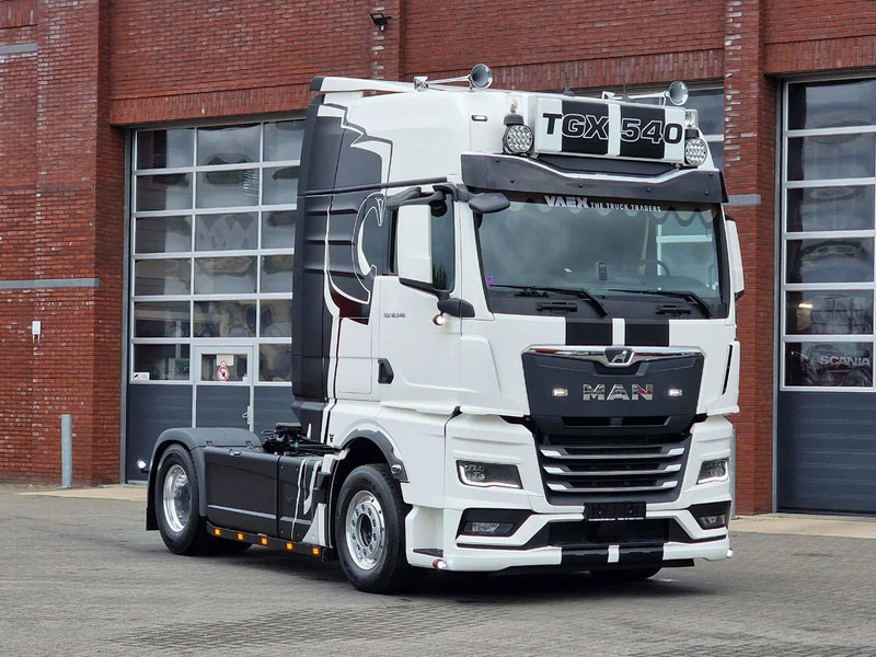 MAN TGX 18.540 GX - New - Retarder - Night clima - Alcoa - Show truck - Lightbar - - شاحنة جرار: صور 1 MAN TGX 18.540 GX - New - Retarder - Night clima - Alcoa - Show truck - Lightbar - - شاحنة جرار: صور 1