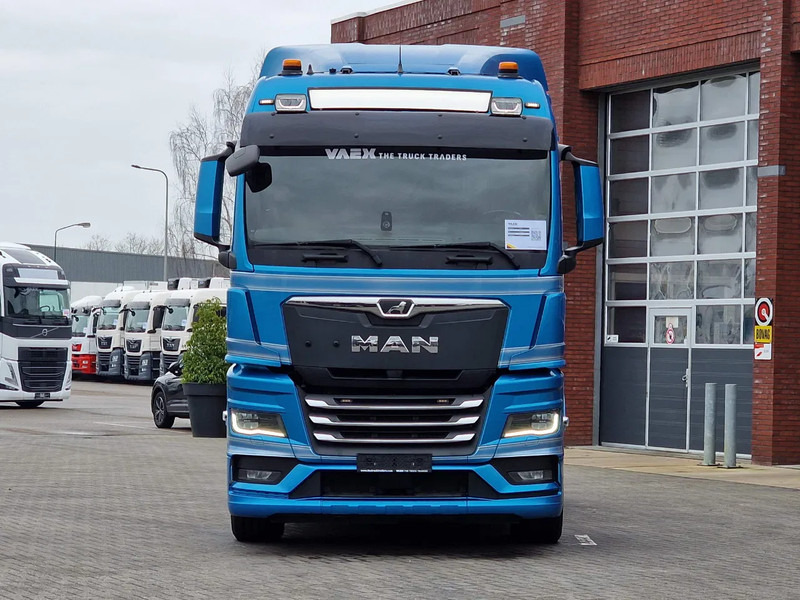 MAN TGX 26.510 6x2 XLX - Full spoiler - Led - Navi - Sliding 5th wheel - شاحنة جرار: صور 2 MAN TGX 26.510 6x2 XLX - Full spoiler - Led - Navi - Sliding 5th wheel - شاحنة جرار: صور 2