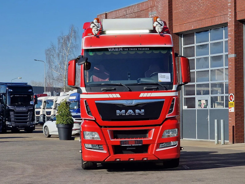 MAN TGX 26.560 XXL 6x2/4 - Custom interior - Steering axle - Euro 6 - AS Tronic - شاحنة جرار: صور 2 MAN TGX 26.560 XXL 6x2/4 - Custom interior - Steering axle - Euro 6 - AS Tronic - شاحنة جرار: صور 2