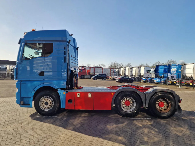 MAN TGX 33.510 6x4 - Facelift - Low km 252Tkm - Navi - Sliding 5th wheel - شاحنة جرار: صور 4 MAN TGX 33.510 6x4 - Facelift - Low km 252Tkm - Navi - Sliding 5th wheel - شاحنة جرار: صور 4