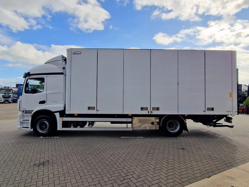 Mercedes-Benz Actros 1833 4x2 - Box with sidedoors - Loadlift - Full air - Mirror cam - بصندوق مغلق شاحنة: صور 5 Mercedes-Benz Actros 1833 4x2 - Box with sidedoors - Loadlift - Full air - Mirror cam - بصندوق مغلق شاحنة: صور 5