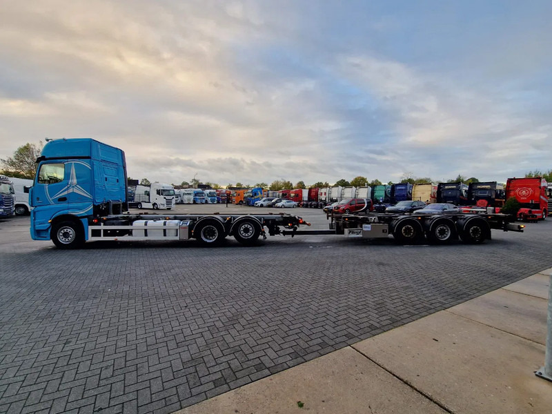 Mercedes-Benz Actros 2553 6x2 - BDF - Retarder - 4.90 WB - Full air + Fliegl trailer 2017 - شاحنات الحاويات/ جسم علوي قابل للتغيير شاحنة: صور 4 Mercedes-Benz Actros 2553 6x2 - BDF - Retarder - 4.90 WB - Full air + Fliegl trailer 2017 - شاحنات الحاويات/ جسم علوي قابل للتغيير شاحنة: صور 4