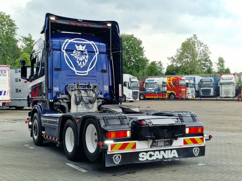 Scania R560 V8 Highline 6x2 - Show truck - Manual gearbox - 2.90 WB - PTO/Hydraulic - Double glazed - شاحنة جرار: صور 5 Scania R560 V8 Highline 6x2 - Show truck - Manual gearbox - 2.90 WB - PTO/Hydraulic - Double glazed - شاحنة جرار: صور 5