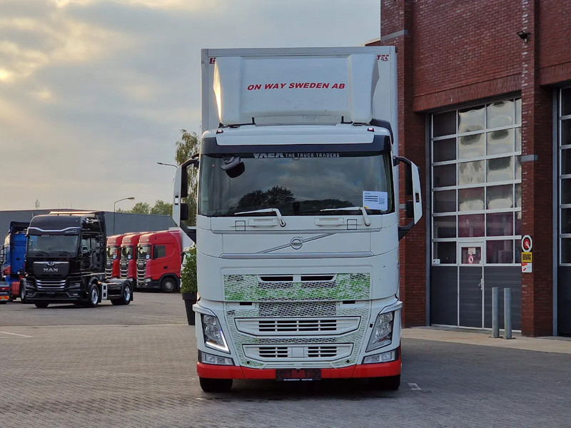 Volvo FH 13.460 lowroof 6x2 - Box with Sidedoors - 480 WB - Full air - بصندوق مغلق شاحنة: صور 2 Volvo FH 13.460 lowroof 6x2 - Box with Sidedoors - 480 WB - Full air - بصندوق مغلق شاحنة: صور 2