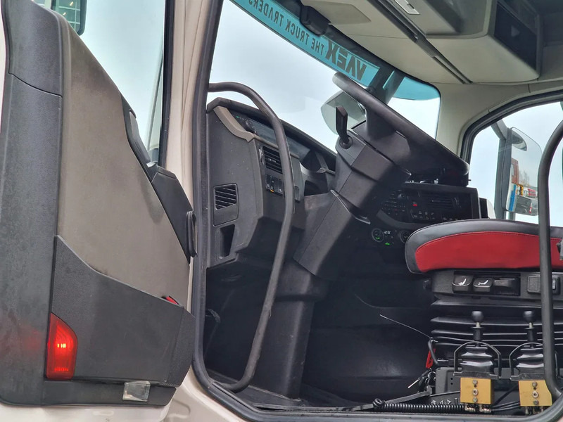 قلابات Volvo FH 13.500 8x4*4 - Kipper 2 seiten kipper - Full air - Steering axle - Euro 6 - I shift: صور 11 قلابات Volvo FH 13.500 8x4*4 - Kipper 2 seiten kipper - Full air - Steering axle - Euro 6 - I shift: صور 11