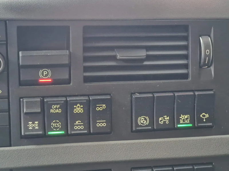 قلابات Volvo FH 13.500 8x4*4 - Kipper 2 seiten kipper - Full air - Steering axle - Euro 6 - I shift: صور 19 قلابات Volvo FH 13.500 8x4*4 - Kipper 2 seiten kipper - Full air - Steering axle - Euro 6 - I shift: صور 19