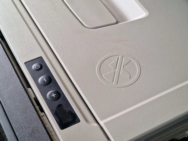 قلابات Volvo FH 13.500 8x4*4 - Kipper 2 seiten kipper - Full air - Steering axle - Euro 6 - I shift: صور 20 قلابات Volvo FH 13.500 8x4*4 - Kipper 2 seiten kipper - Full air - Steering axle - Euro 6 - I shift: صور 20