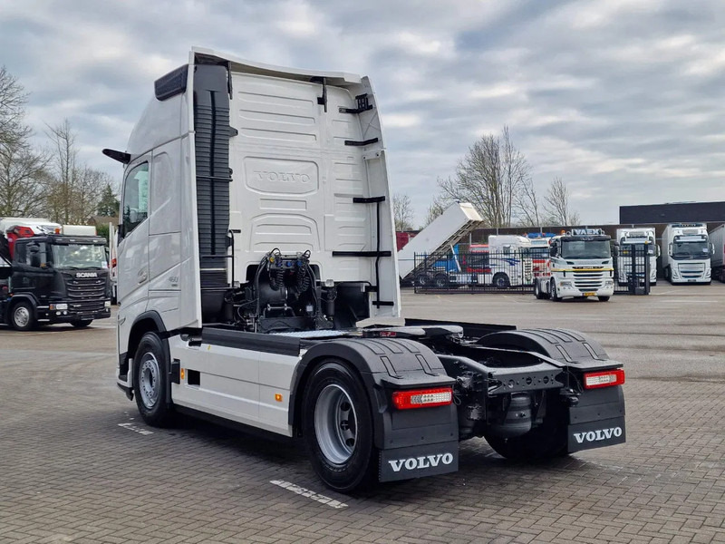 Volvo FH 13.500 Aero Globetrotter XL 4x2 - I Save - I parkcool - 2x tank - Mirror cams - شاحنة جرار: صور 5 Volvo FH 13.500 Aero Globetrotter XL 4x2 - I Save - I parkcool - 2x tank - Mirror cams - شاحنة جرار: صور 5