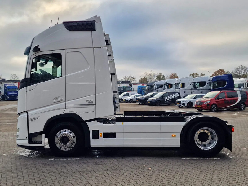 Volvo FH 13.500 Aero Globetrotter XL 4x2 - I Save - Retarder - I parkcool - 2x tank - Mirror cams - شاحنة جرار: صور 4 Volvo FH 13.500 Aero Globetrotter XL 4x2 - I Save - Retarder - I parkcool - 2x tank - Mirror cams - شاحنة جرار: صور 4