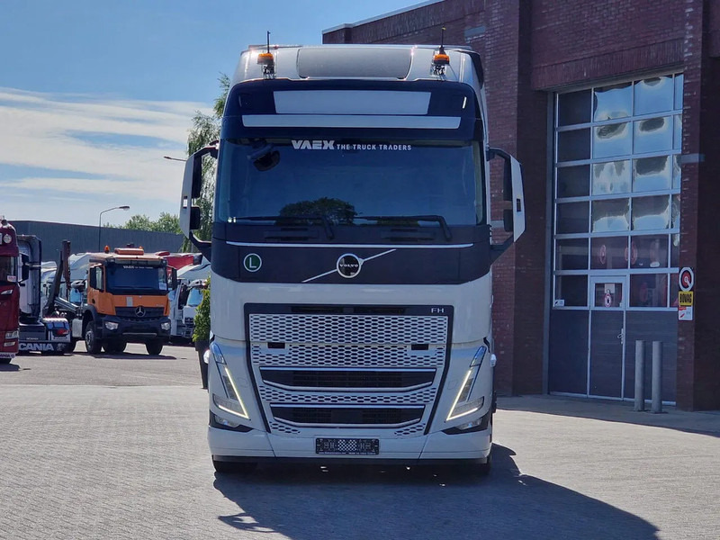 Volvo FH 13.500 Globetrotter XL 4x2 - NEW - Full spec - I parkcool - Full air - - شاحنة جرار: صور 2 Volvo FH 13.500 Globetrotter XL 4x2 - NEW - Full spec - I parkcool - Full air - - شاحنة جرار: صور 2