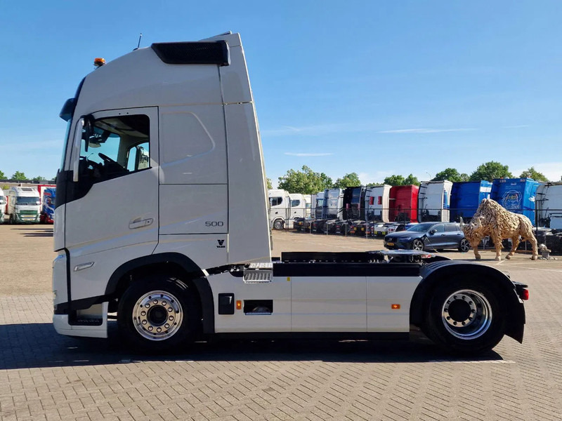Volvo FH 13.500 Globetrotter XL 4x2 - NEW - Full spec - I parkcool - Full air - - شاحنة جرار: صور 4 Volvo FH 13.500 Globetrotter XL 4x2 - NEW - Full spec - I parkcool - Full air - - شاحنة جرار: صور 4