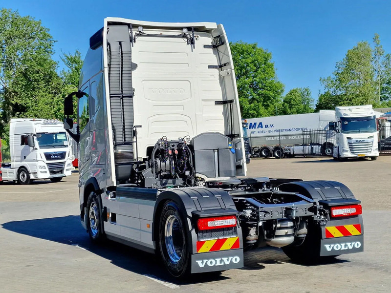 Volvo FH 13.500 Globetrotter XL 4x2 - NEW - Full spec - I parkcool - Full air - - شاحنة جرار: صور 5 Volvo FH 13.500 Globetrotter XL 4x2 - NEW - Full spec - I parkcool - Full air - - شاحنة جرار: صور 5