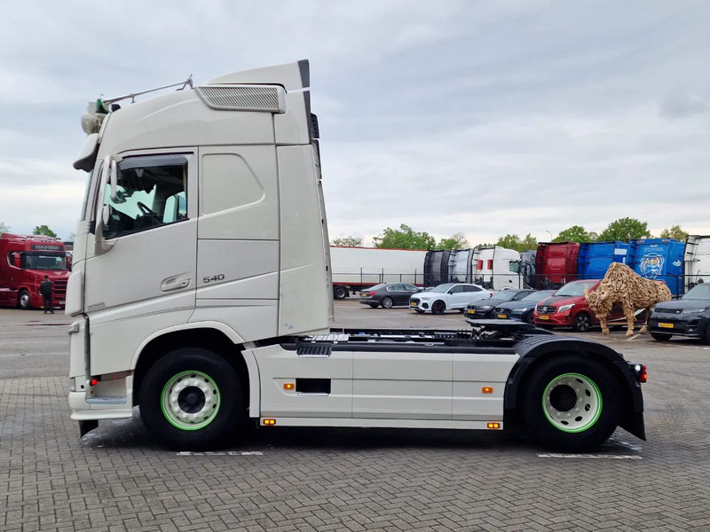 Volvo FH 13.540 Globetrotter 4x2 - Custom exterior - I parkcool - Navi - APK/TUV: 27-02-2026 - شاحنة جرار: صور 4 Volvo FH 13.540 Globetrotter 4x2 - Custom exterior - I parkcool - Navi - APK/TUV: 27-02-2026 - شاحنة جرار: صور 4