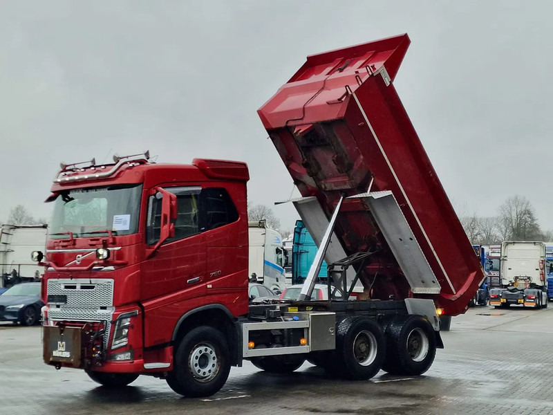 Volvo FH 16.750 6x4 Tipper - Retarder - HUB reduction - Full air - قلابات: صور 4 Volvo FH 16.750 6x4 Tipper - Retarder - HUB reduction - Full air - قلابات: صور 4