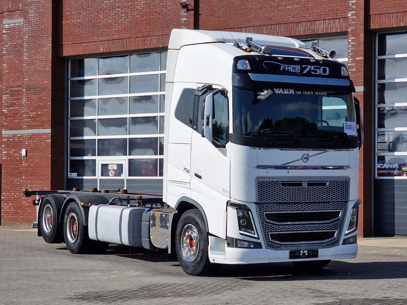Volvo FH 16.750 Globetrotter 6x2 BDF - Retarder - HUB reduction - Euro 5 - 4.90 WB - شاحنات الحاويات/ جسم علوي قابل للتغيير شاحنة: صور 1 Volvo FH 16.750 Globetrotter 6x2 BDF - Retarder - HUB reduction - Euro 5 - 4.90 WB - شاحنات الحاويات/ جسم علوي قابل للتغيير شاحنة: صور 1