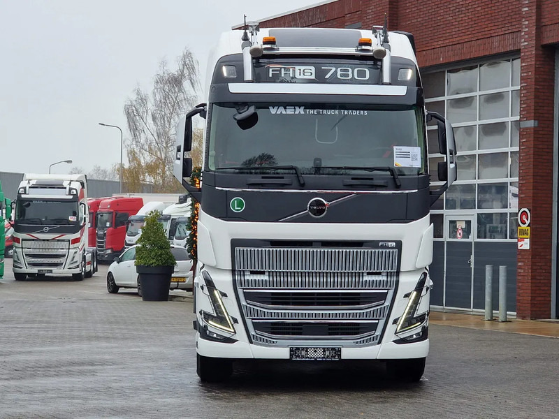 Volvo FH 16.780 8x4*4 Globetrotter XL - 245T GCW - New - Full air - I parkcool - Retarder - شاحنة جرار: صور 2 Volvo FH 16.780 8x4*4 Globetrotter XL - 245T GCW - New - Full air - I parkcool - Retarder - شاحنة جرار: صور 2