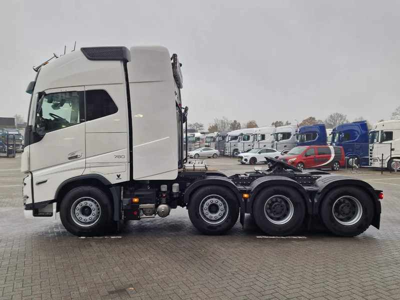 Volvo FH 16.780 8x4*4 Globetrotter XL - 245T GCW - New - Full air - I parkcool - Retarder - شاحنة جرار: صور 4 Volvo FH 16.780 8x4*4 Globetrotter XL - 245T GCW - New - Full air - I parkcool - Retarder - شاحنة جرار: صور 4