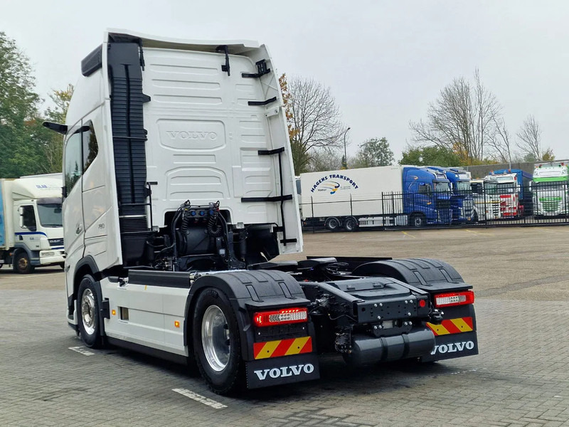 Volvo FH 16 780 Aero Globetrotter XL 4x2 - NEW - Full spec - Retarder - Full air - 2x tank - شاحنة جرار: صور 5 Volvo FH 16 780 Aero Globetrotter XL 4x2 - NEW - Full spec - Retarder - Full air - 2x tank - شاحنة جرار: صور 5