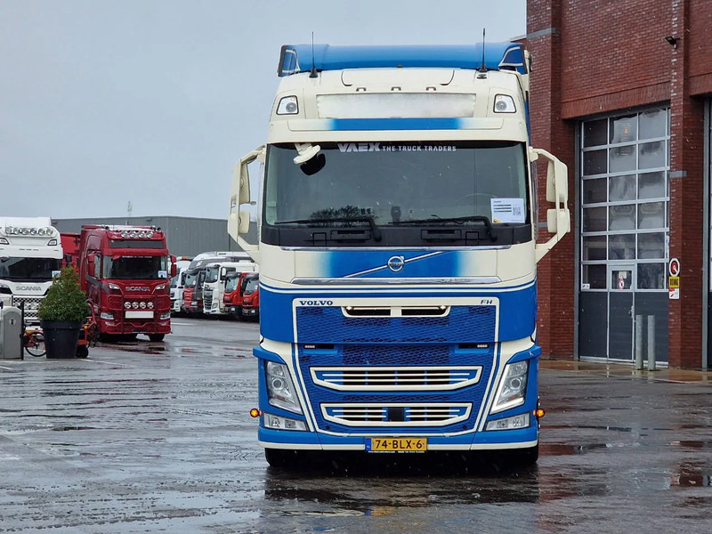Volvo FH 500 4x2 + 2 deck livestock - Ventilation - Moving floors - 2x steering axle VSE - شاحنة جرار: صور 2 Volvo FH 500 4x2 + 2 deck livestock - Ventilation - Moving floors - 2x steering axle VSE - شاحنة جرار: صور 2