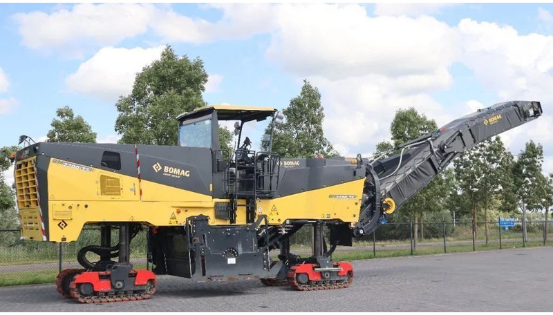 Bomag BM 2200/75 | COLD PLANER | NEW CONDITION! - آلة أسفلت: صور 5 Bomag BM 2200/75 | COLD PLANER | NEW CONDITION! - آلة أسفلت: صور 5
