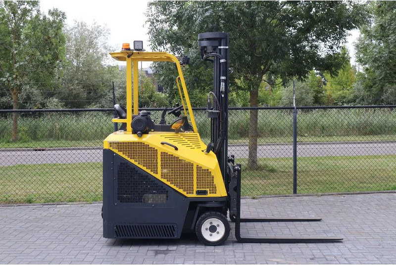 Combilift CB3000 | 2.5 TON | 6 METER | TRIPLEX | SIDESHIFT - شاحنة المناولة رباعية الاتجاهات: صور 4 Combilift CB3000 | 2.5 TON | 6 METER | TRIPLEX | SIDESHIFT - شاحنة المناولة رباعية الاتجاهات: صور 4