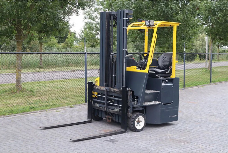 Combilift CB3000 | 2.5 TON | 6 METER | TRIPLEX | SIDESHIFT - شاحنة المناولة رباعية الاتجاهات: صور 2 Combilift CB3000 | 2.5 TON | 6 METER | TRIPLEX | SIDESHIFT - شاحنة المناولة رباعية الاتجاهات: صور 2