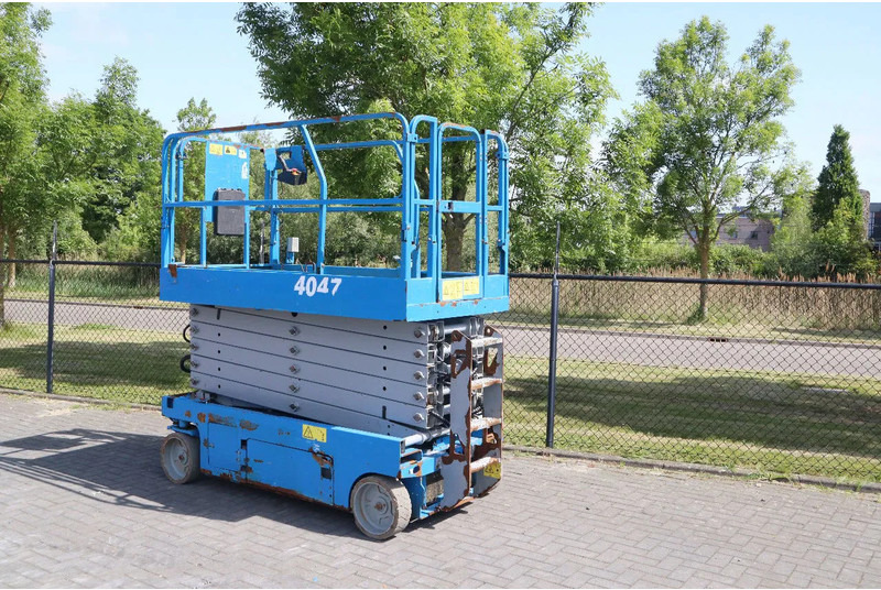 Genie GS-4047 | 14 METER | 350 KG - رافعات مقصية: صور 2 Genie GS-4047 | 14 METER | 350 KG - رافعات مقصية: صور 2
