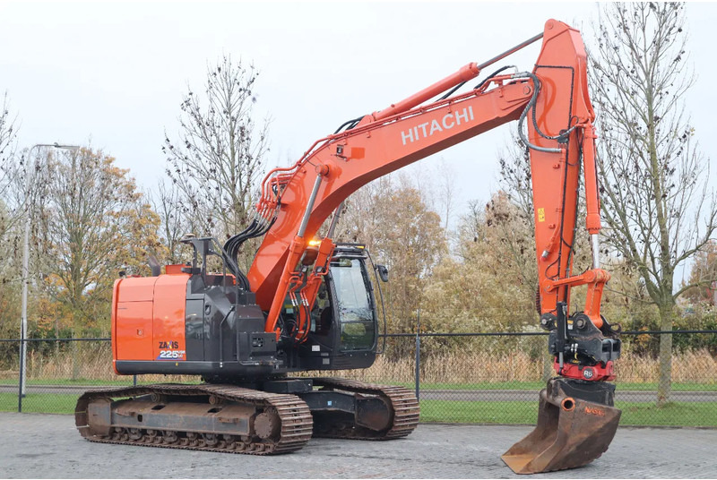 Hitachi ZX225 USRLC-6 | ROTOTILT | 3X BUCKET | TOPCON 3D MC GPS - حفارات زحافة: صور 5 Hitachi ZX225 USRLC-6 | ROTOTILT | 3X BUCKET | TOPCON 3D MC GPS - حفارات زحافة: صور 5
