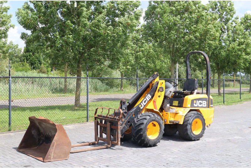 JCB 403 WLS | FORKS | BUCKET - اللودر المجنزر صغير: صور 2 JCB 403 WLS | FORKS | BUCKET - اللودر المجنزر صغير: صور 2
