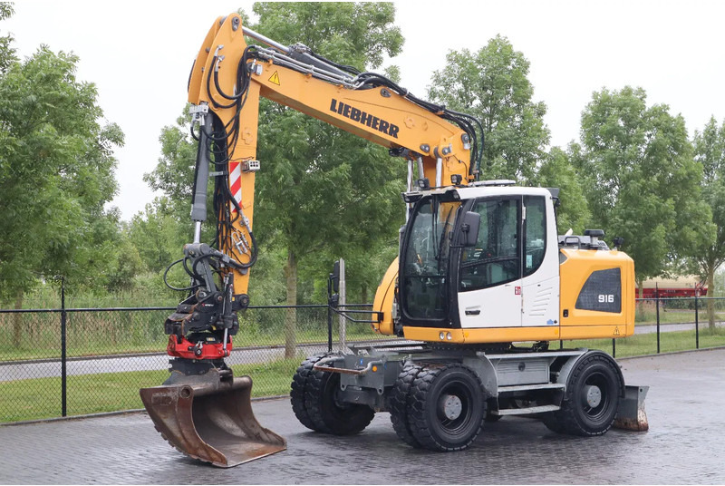 Liebherr A916 LITRONIC | ROTOTILT | BUCKET | DOZERBLADE - حفارة على عجلات: صور 2 Liebherr A916 LITRONIC | ROTOTILT | BUCKET | DOZERBLADE - حفارة على عجلات: صور 2