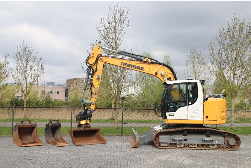 Liebherr R914 COMPACT S | ROTOTILT | 3X BUCKET | DOZERBLADE - حفارات زحافة: صور 1 Liebherr R914 COMPACT S | ROTOTILT | 3X BUCKET | DOZERBLADE - حفارات زحافة: صور 1