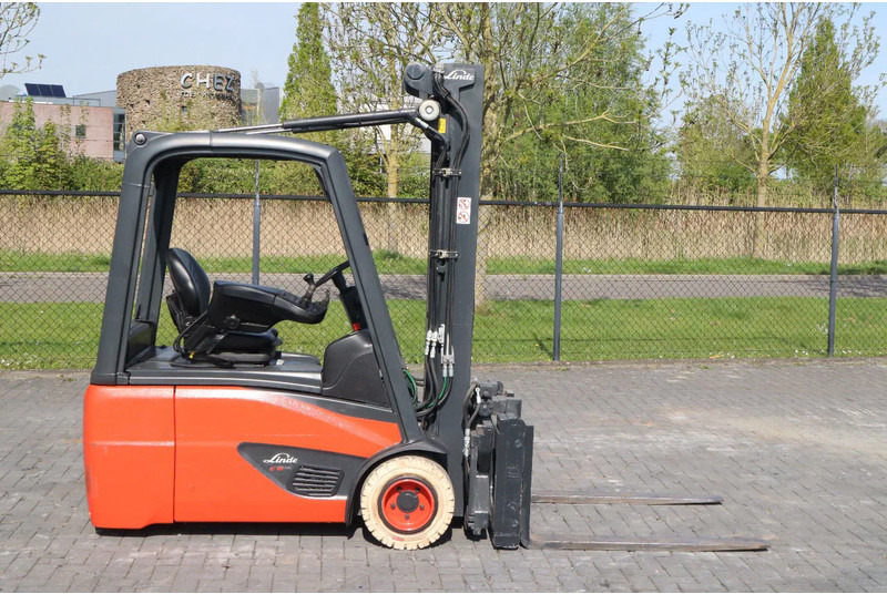 Linde E18 -02 | ROTATOR FORKS | SIDESHIFT - رافعة شوكية كهربائية: صور 4 Linde E18 -02 | ROTATOR FORKS | SIDESHIFT - رافعة شوكية كهربائية: صور 4
