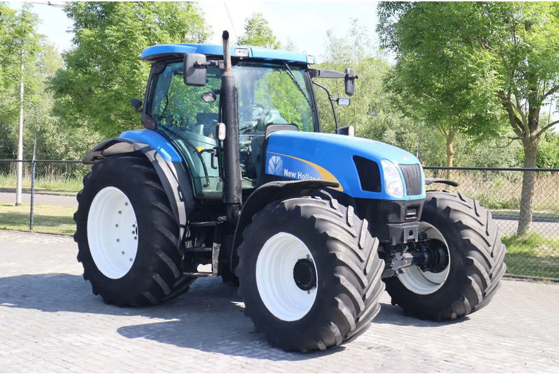 New Holland TS135A | 40 KM/H | 4X4 | SUPERSTEER - جرار: صور 5 New Holland TS135A | 40 KM/H | 4X4 | SUPERSTEER - جرار: صور 5